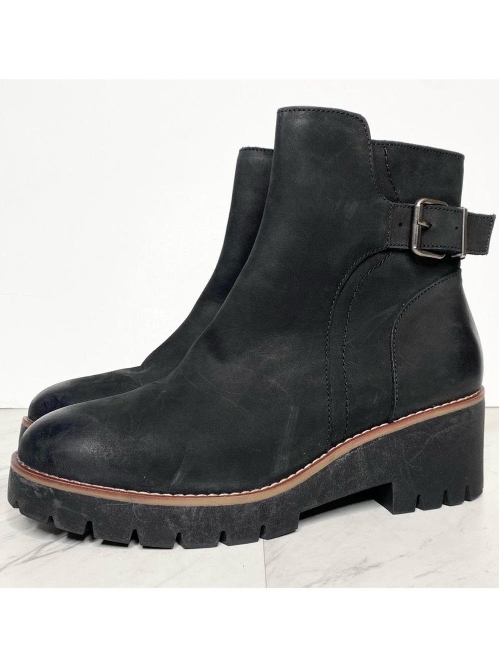 Blondo Darleen Black Nubuck Heeled Bootie 9 1/2 M
